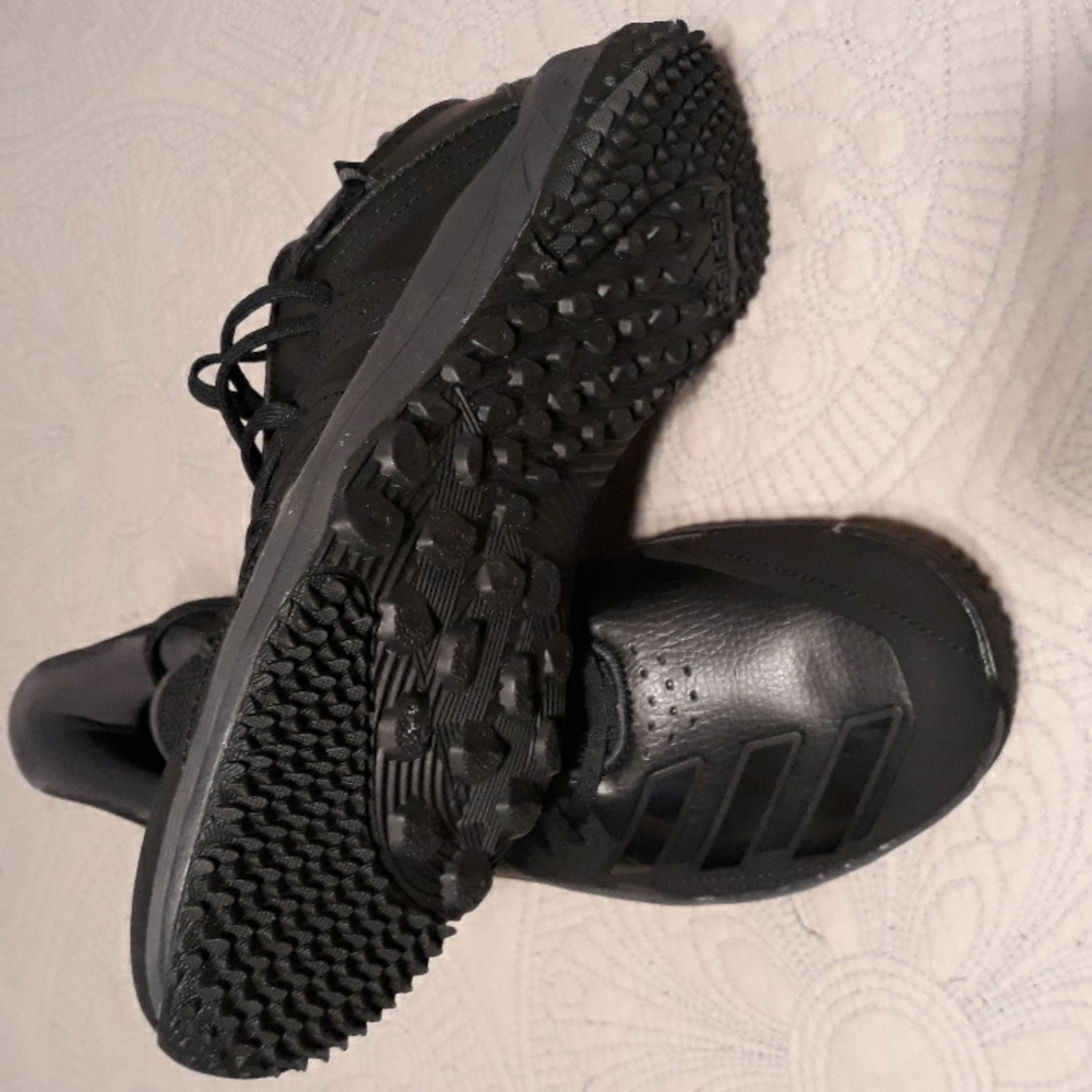 Adidas Baseball turf size 9mens